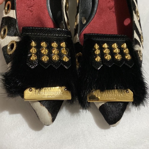 Burberry Prosum patent leather/ pony hairs pump - size 5.5. Zebra prints - Picture 3 of 6